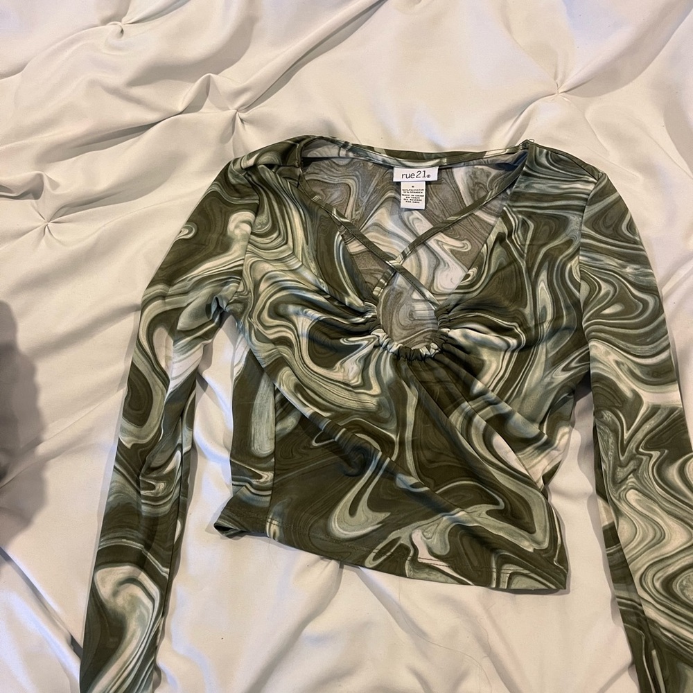 patterned longsleeve